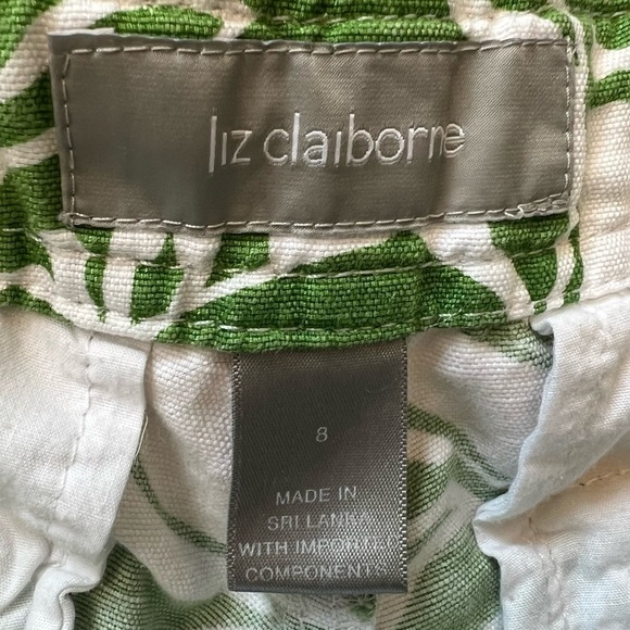 Liz Claiborne Sloane Women’s Size 8 Green White Floral Print Shorts Pockets Fun - Picture 7 of 9